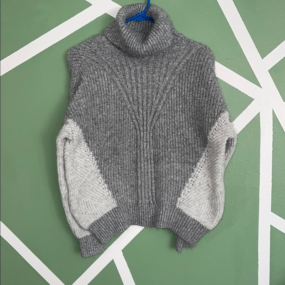 Simply Vera Vera Wang Gray & Cream Colorblock Cowl Turtleneck Sweater